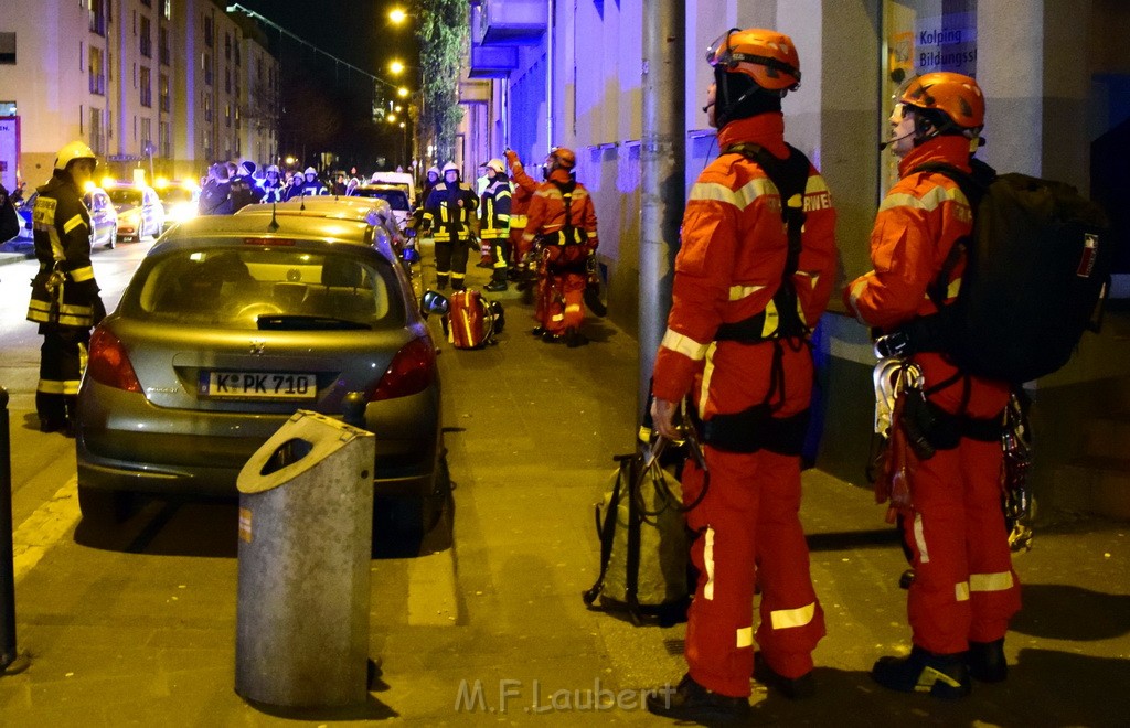 Einsatz BF Koeln Muelheim Formesstr Deutz Muelheimesrtr P035.JPG - Miklos Laubert